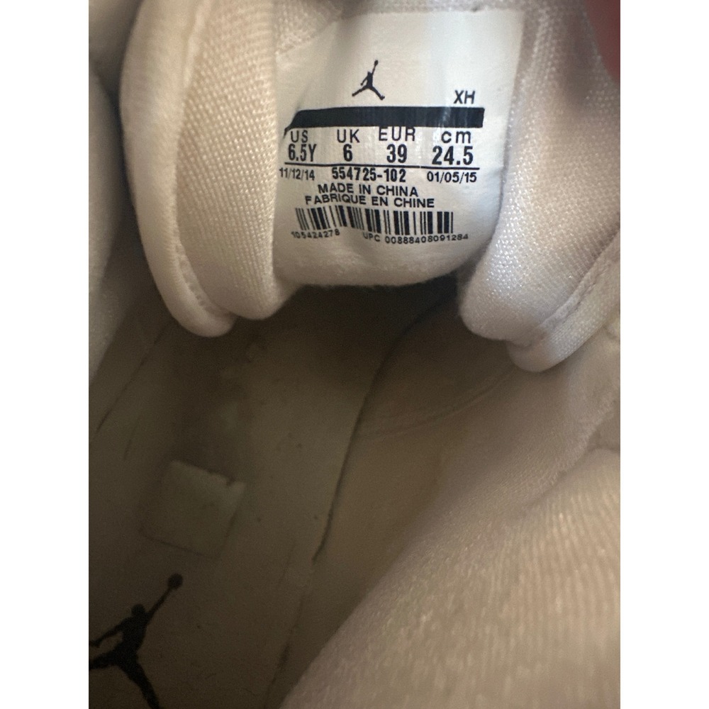 Nike Air Jordan 1 Mid White Sneakers Basketball Shoes Youth Size 6.5Y 554725-102 - Picture 2 of 7